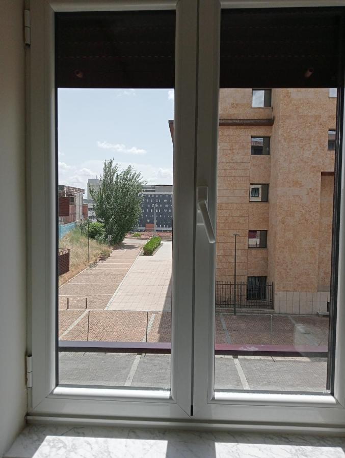 Jardines De La Muralla Free Parking 萨拉曼卡 外观 照片